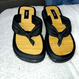 Xhilaration | Vintage Y2K Platform Sandals | Wicker bottoms black ribbon thong 7